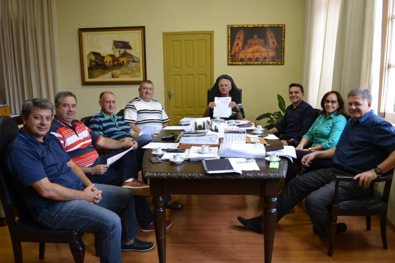 Prefeito encaminha novo projeto para moradia a famílias de baixa renda